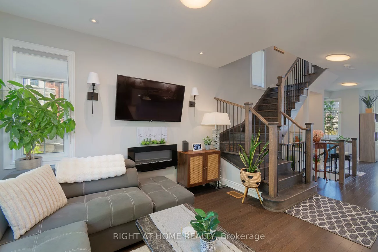 2, Queen Mary, East Woodbridge, Vaughan