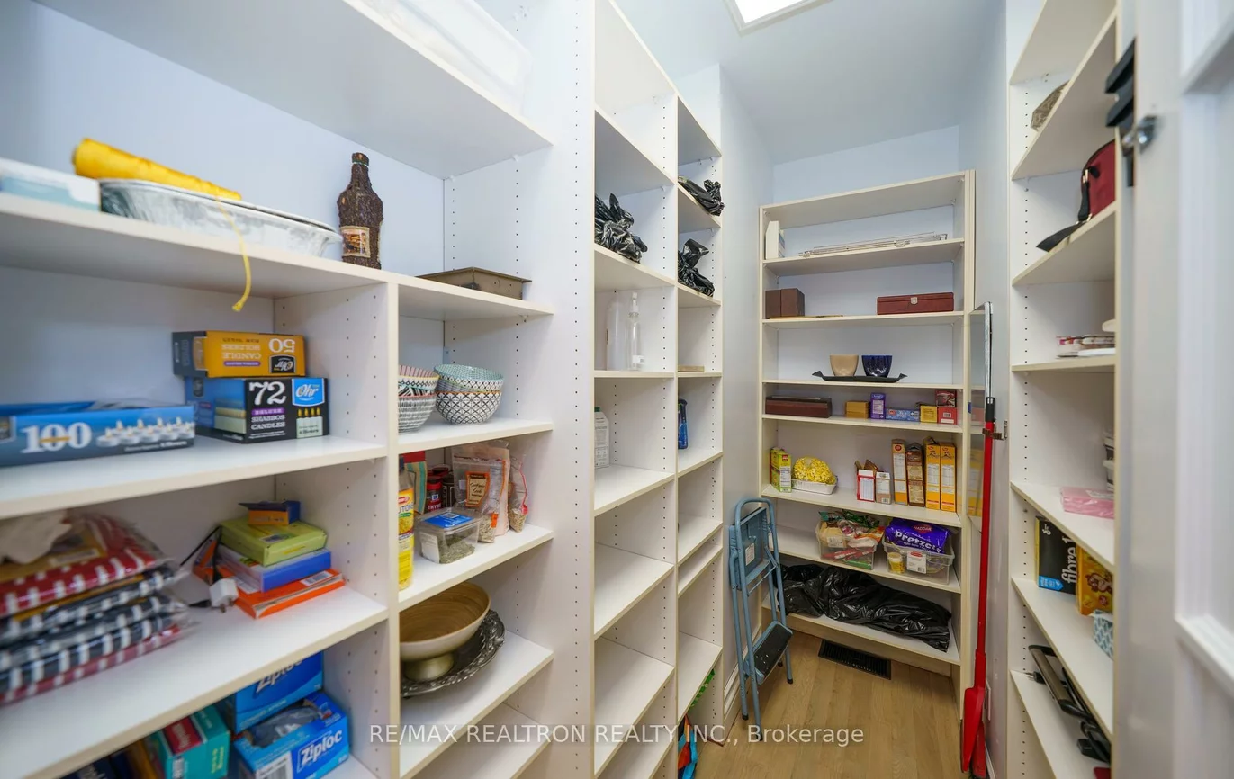 210, Arnold, Crestwood-Springfarm-Yorkhill, Vaughan
