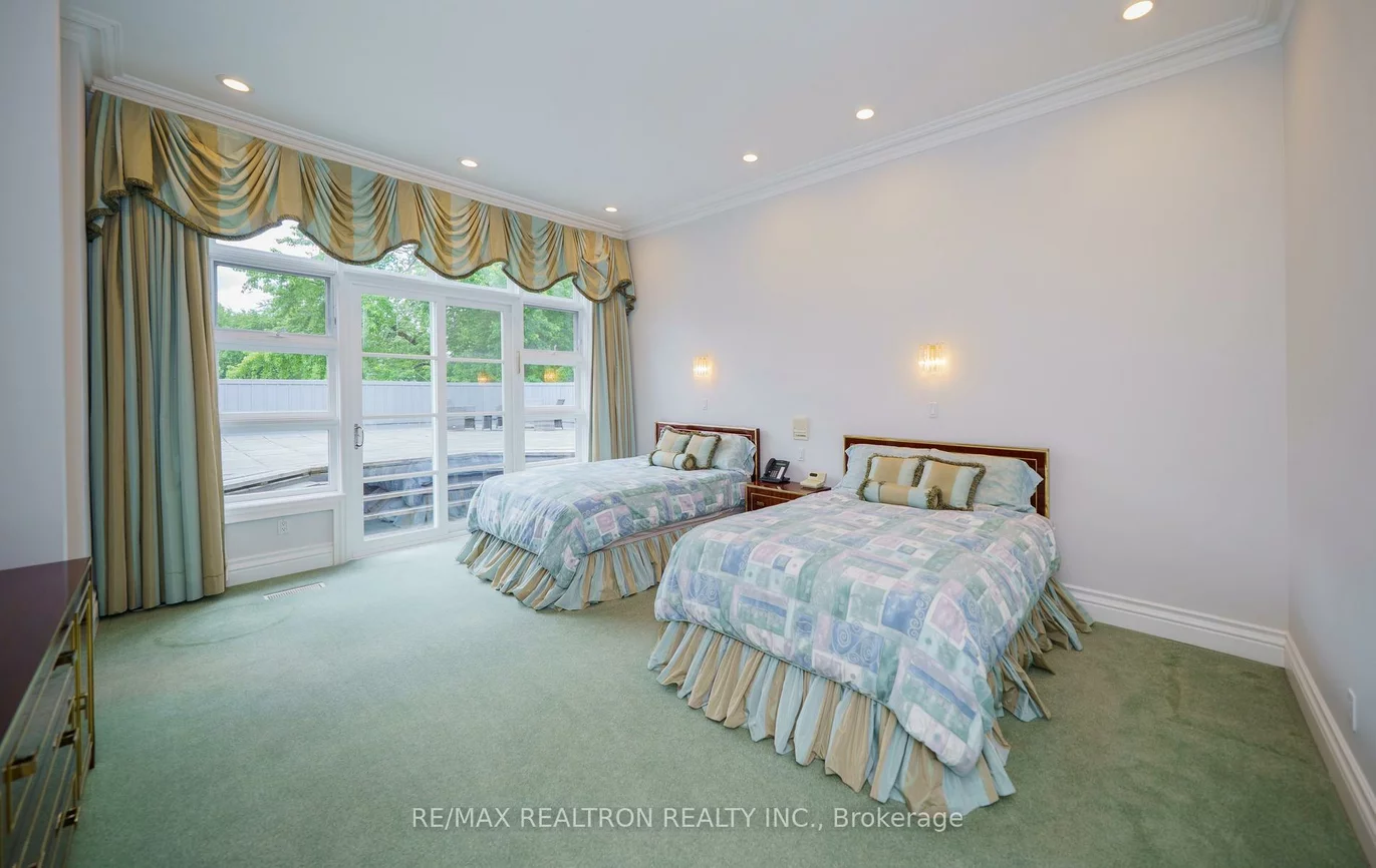 210, Arnold, Crestwood-Springfarm-Yorkhill, Vaughan