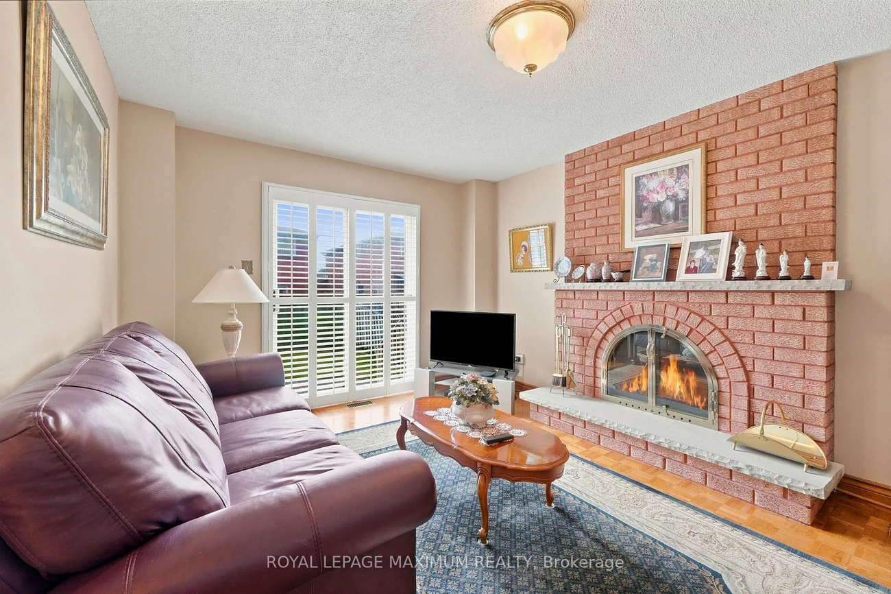 21, Diamond, West Woodbridge, Vaughan