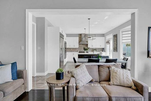 53, Gallant, Vellore Village, Vaughan