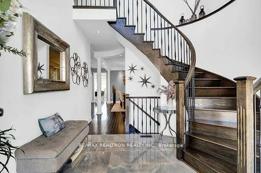 53, Gallant, Vellore Village, Vaughan
