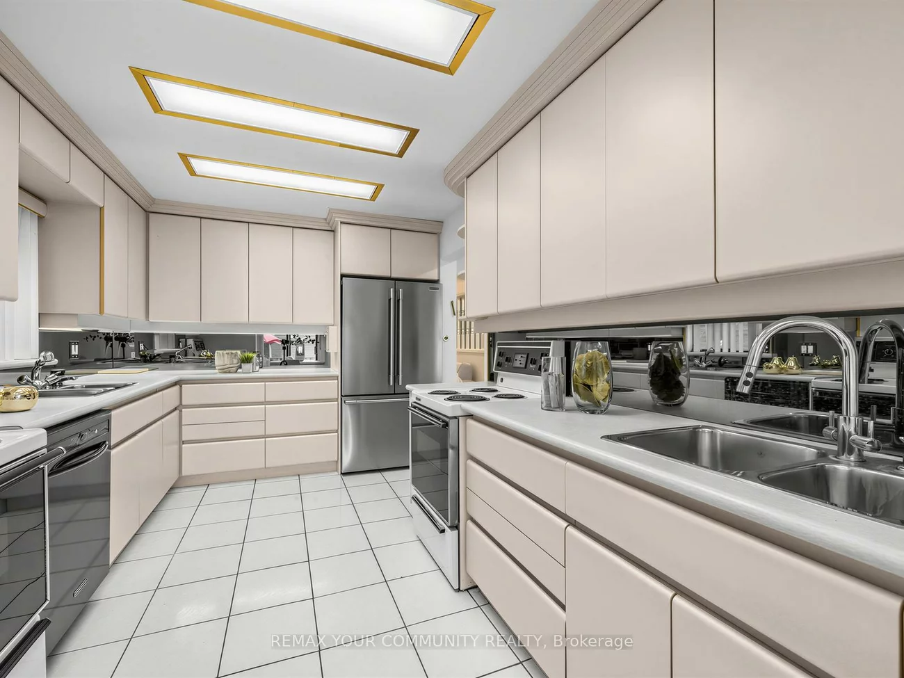 183, Lisa, Crestwood-Springfarm-Yorkhill, Vaughan