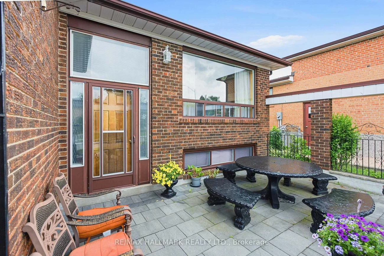 65, Oakhill, West Woodbridge, Vaughan