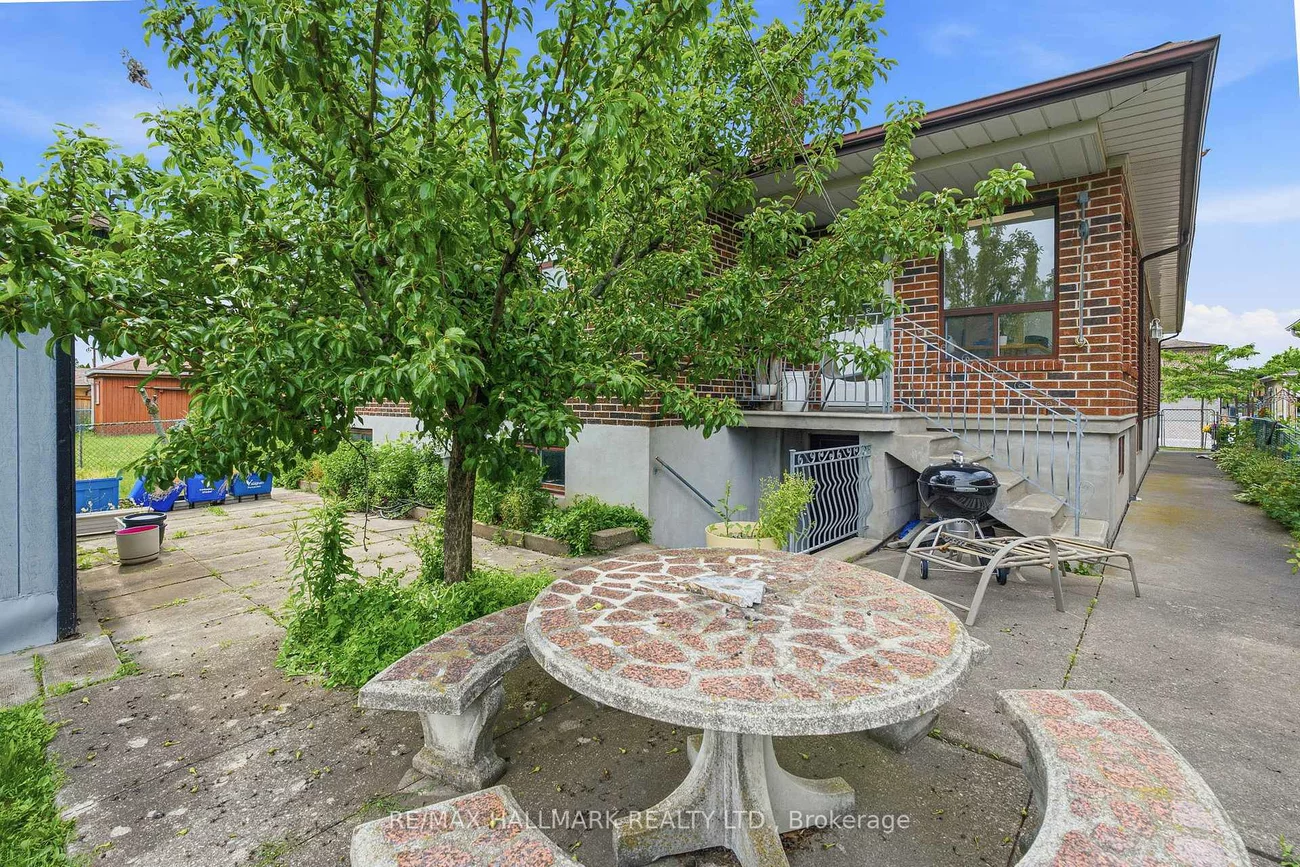 65, Oakhill, West Woodbridge, Vaughan