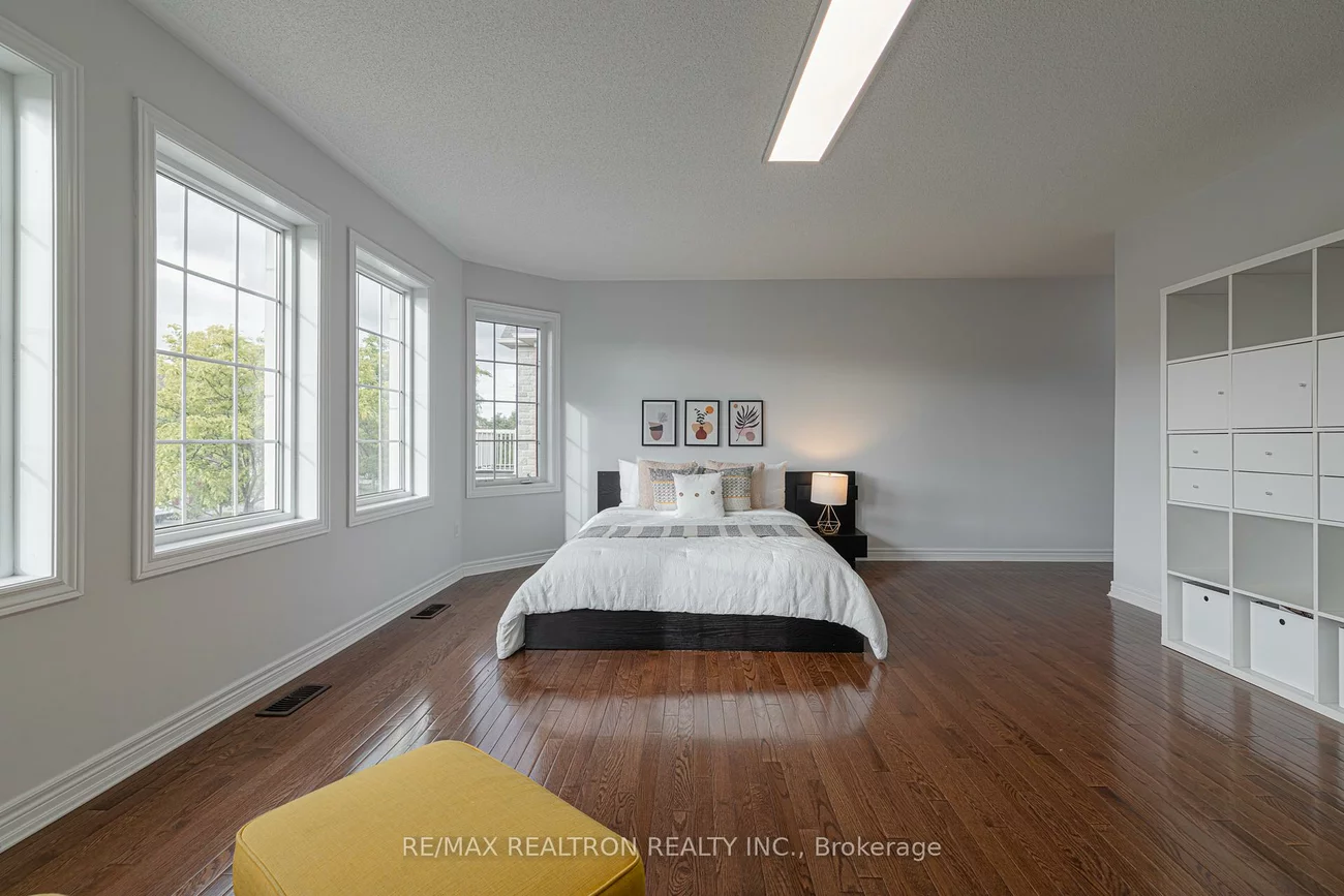 143, Shelbourne, Vellore Village, Vaughan
