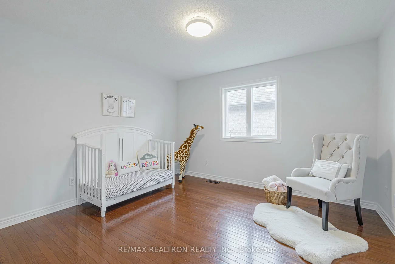 143, Shelbourne, Vellore Village, Vaughan