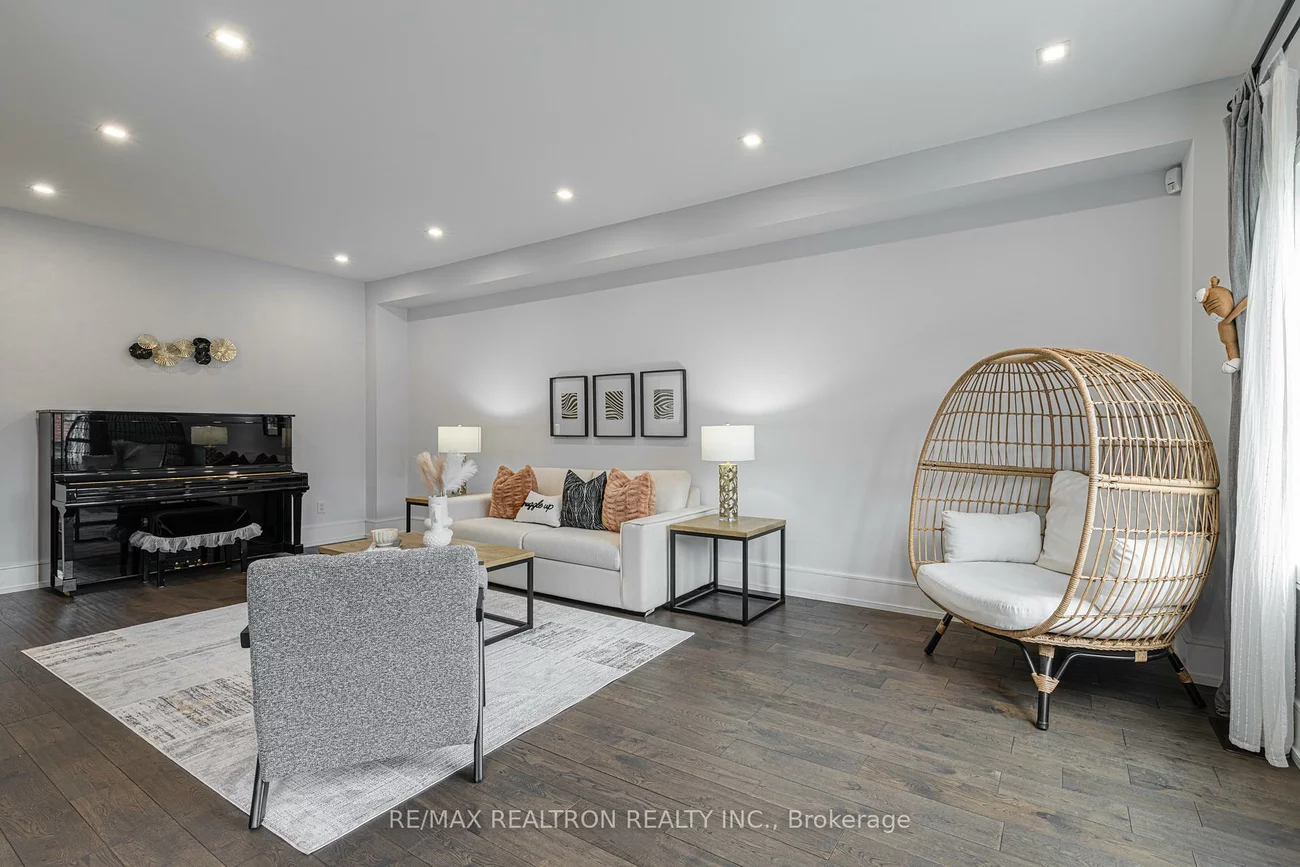 143, Shelbourne, Vellore Village, Vaughan