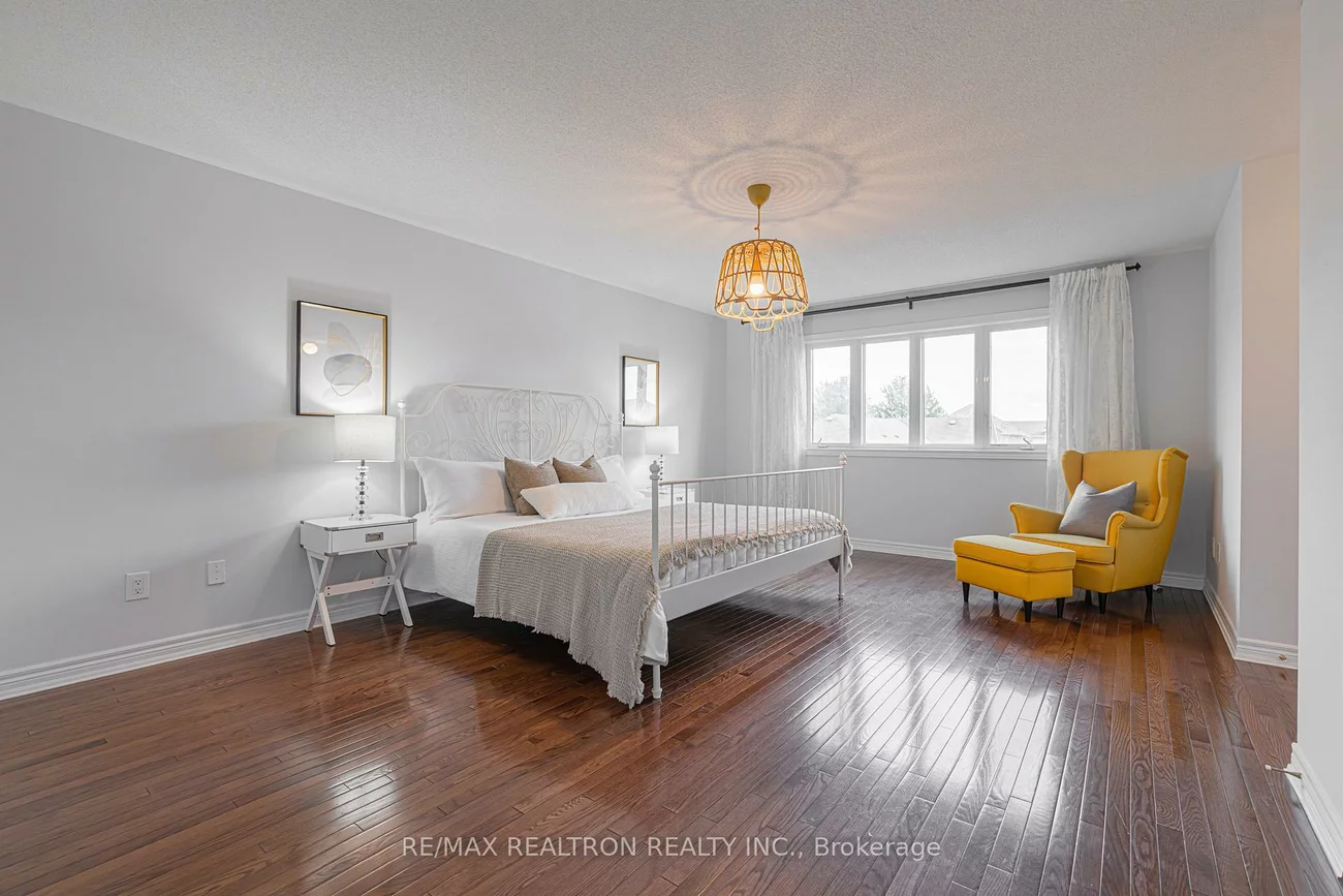 143, Shelbourne, Vellore Village, Vaughan