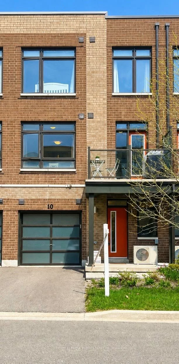 10, Tauton, Vaughan Grove, Vaughan