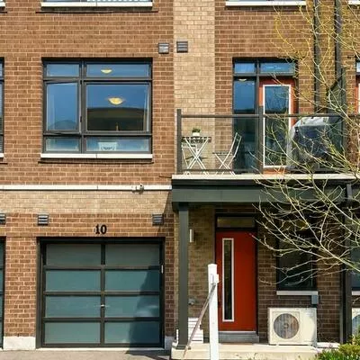 10, Tauton, Vaughan Grove, Vaughan