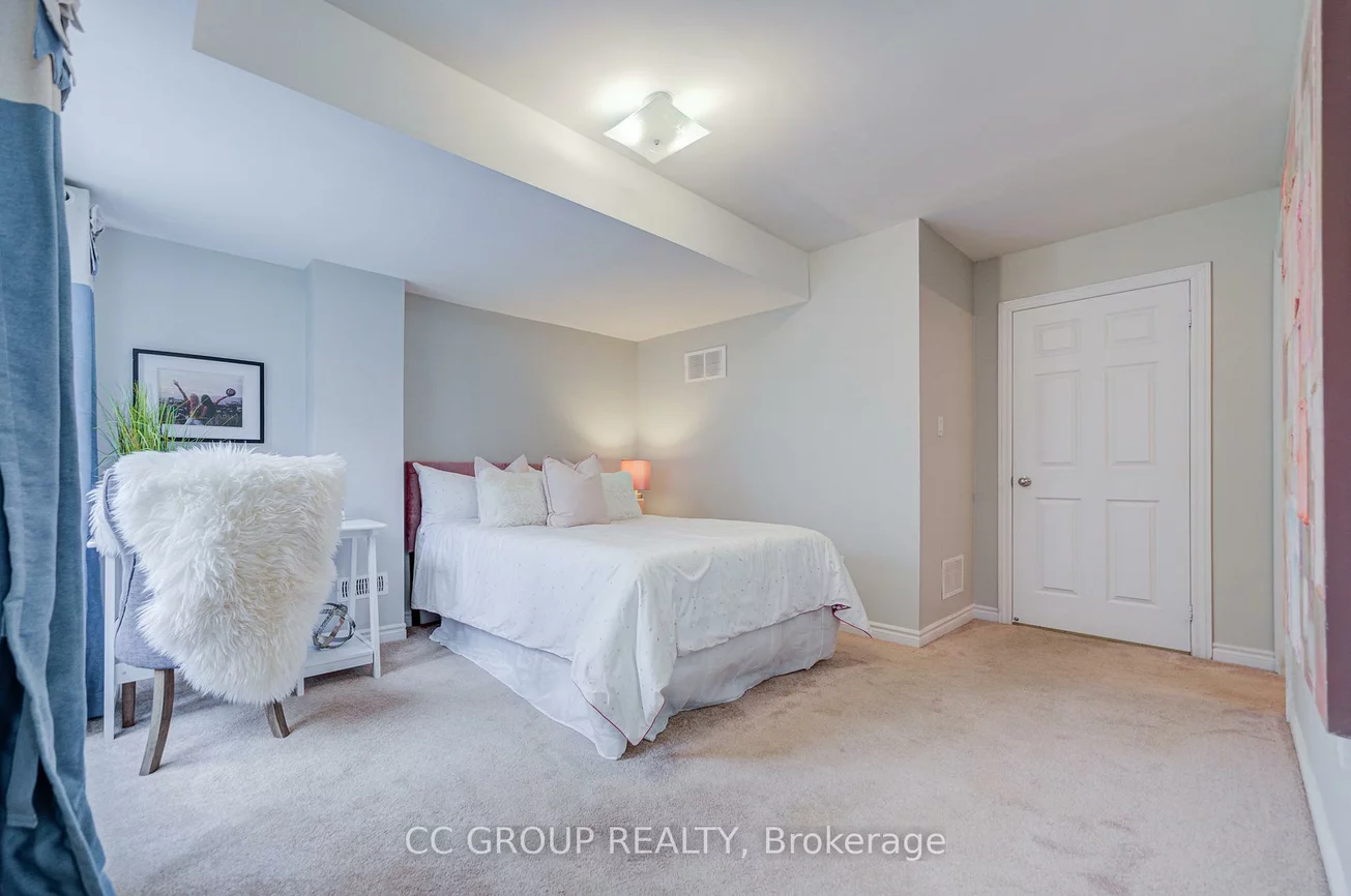 138, Farooq, Vellore Village, Vaughan