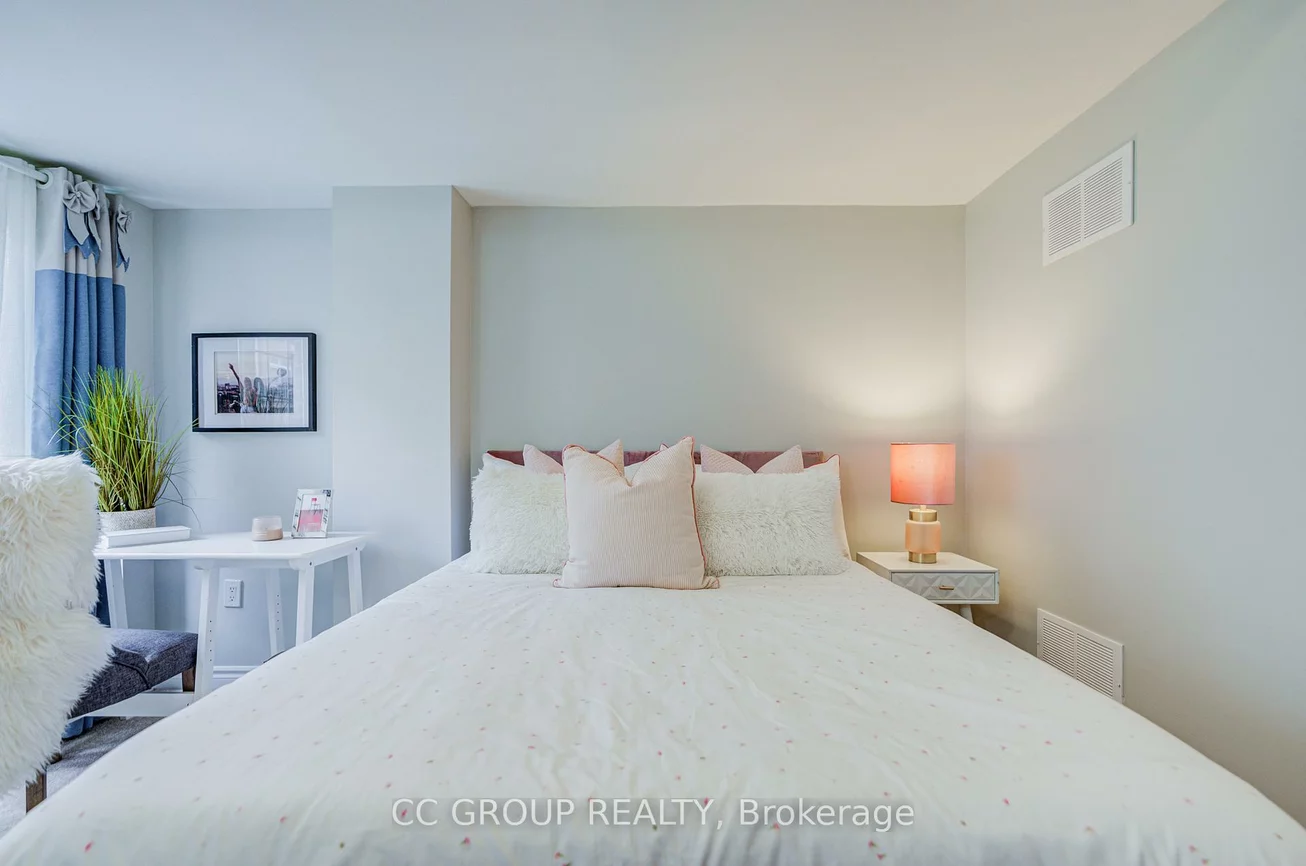 138, Farooq, Vellore Village, Vaughan