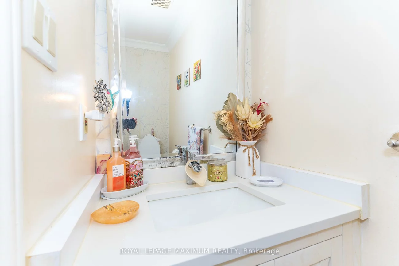 157, Misty Meadow, East Woodbridge, Vaughan