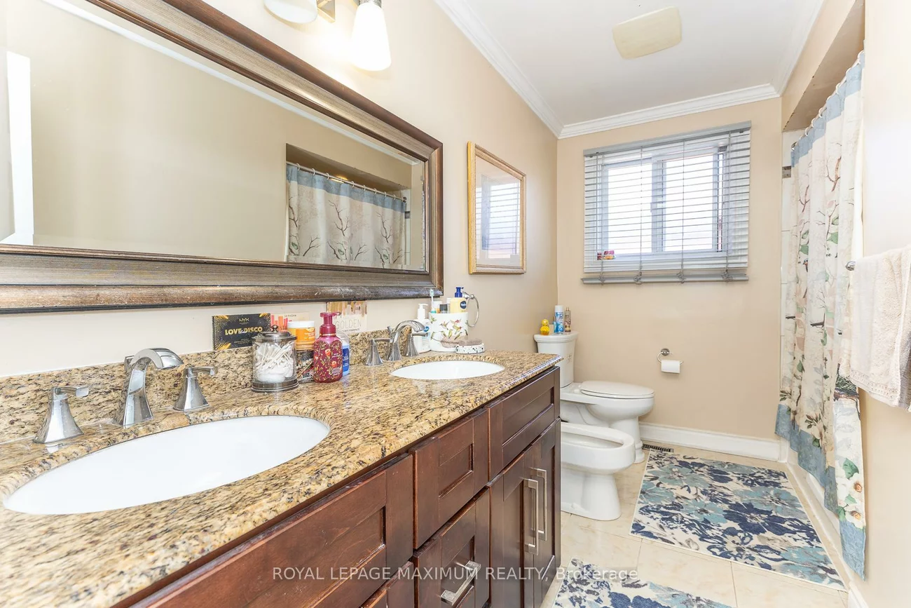 157, Misty Meadow, East Woodbridge, Vaughan