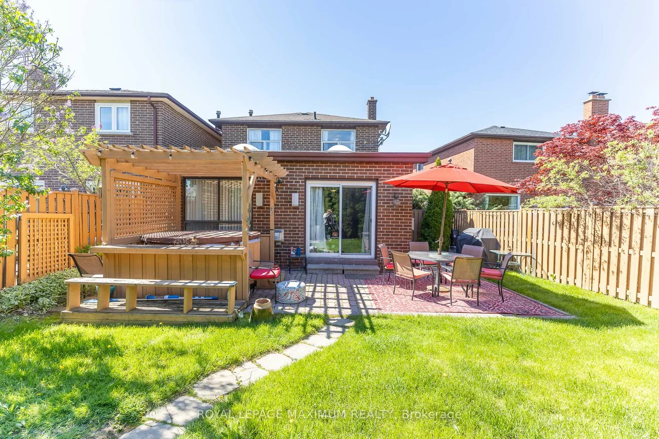 157, Misty Meadow, East Woodbridge, Vaughan