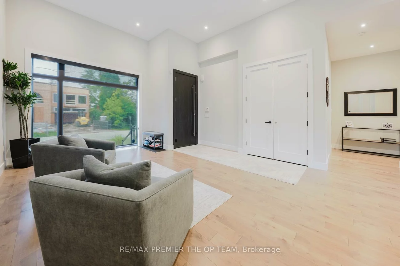 54, Cheltenham, West Woodbridge, Vaughan