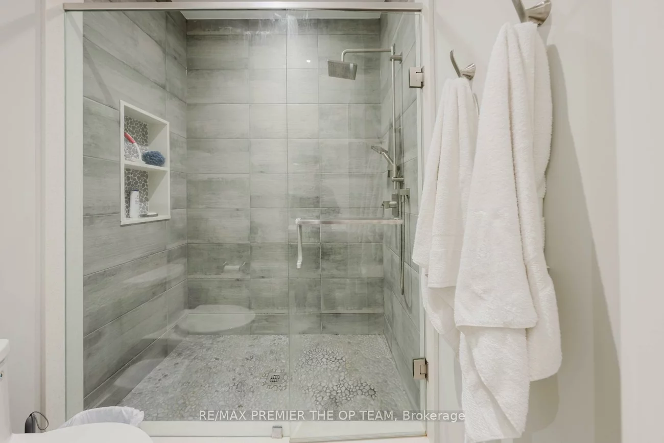 54, Cheltenham, West Woodbridge, Vaughan