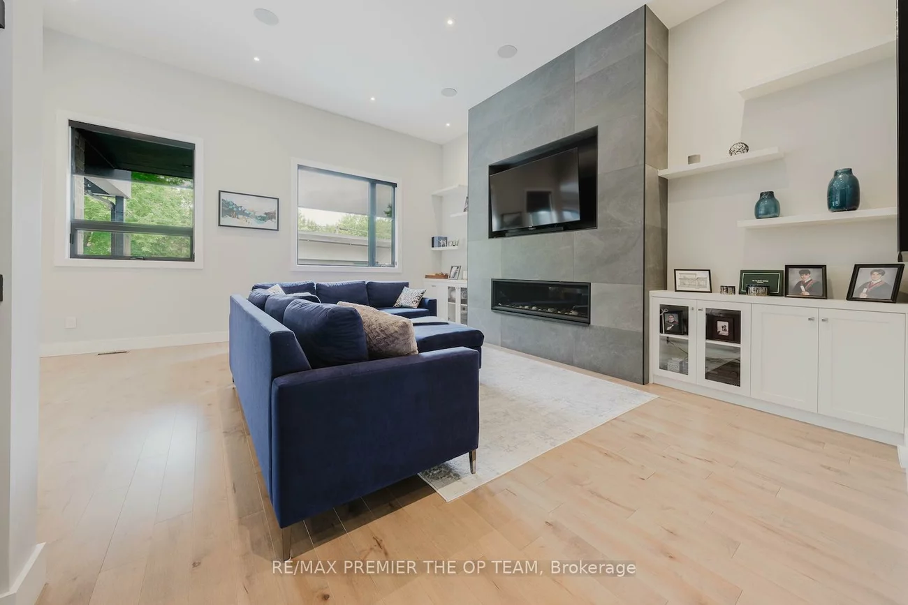 54, Cheltenham, West Woodbridge, Vaughan
