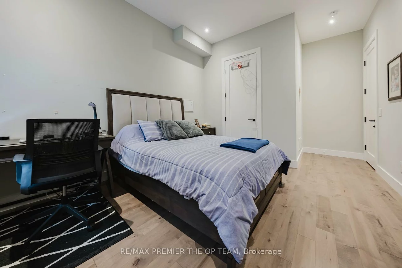 54, Cheltenham, West Woodbridge, Vaughan