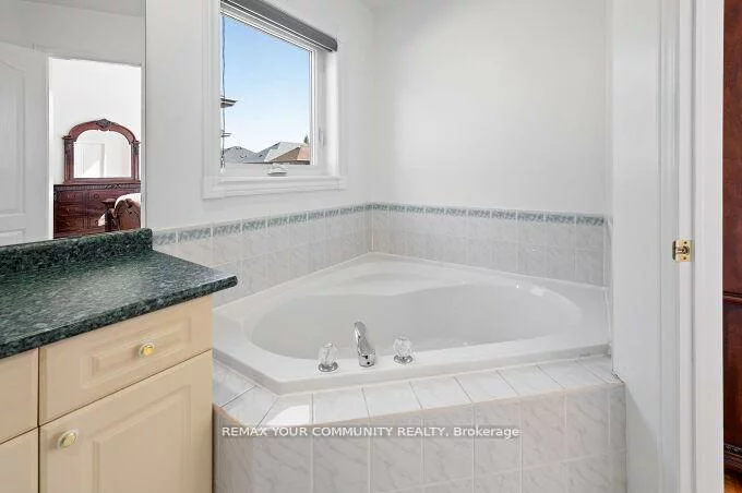 144, Broomlands, Maple, Vaughan