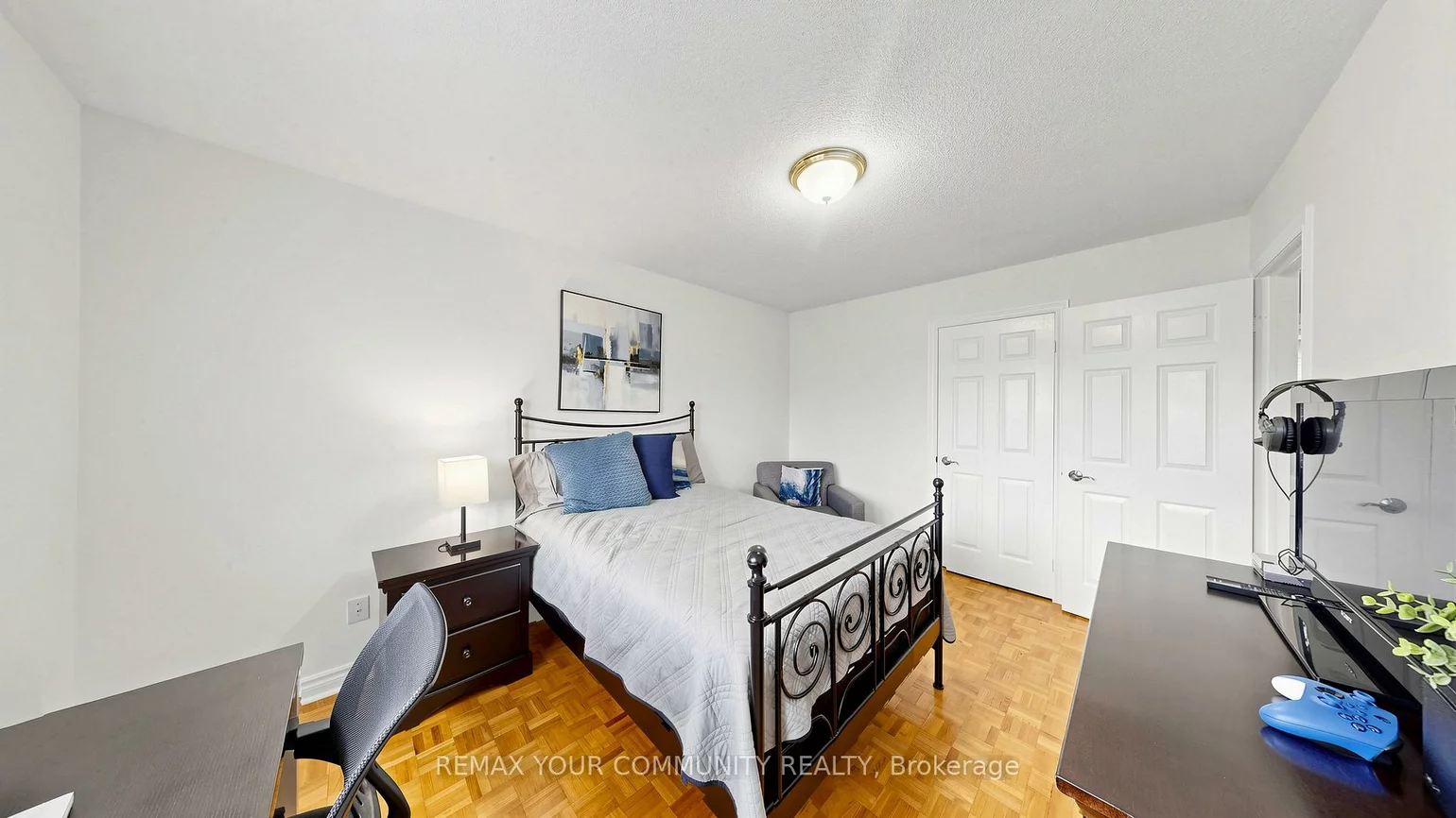 19, Ivano, East Woodbridge, Vaughan