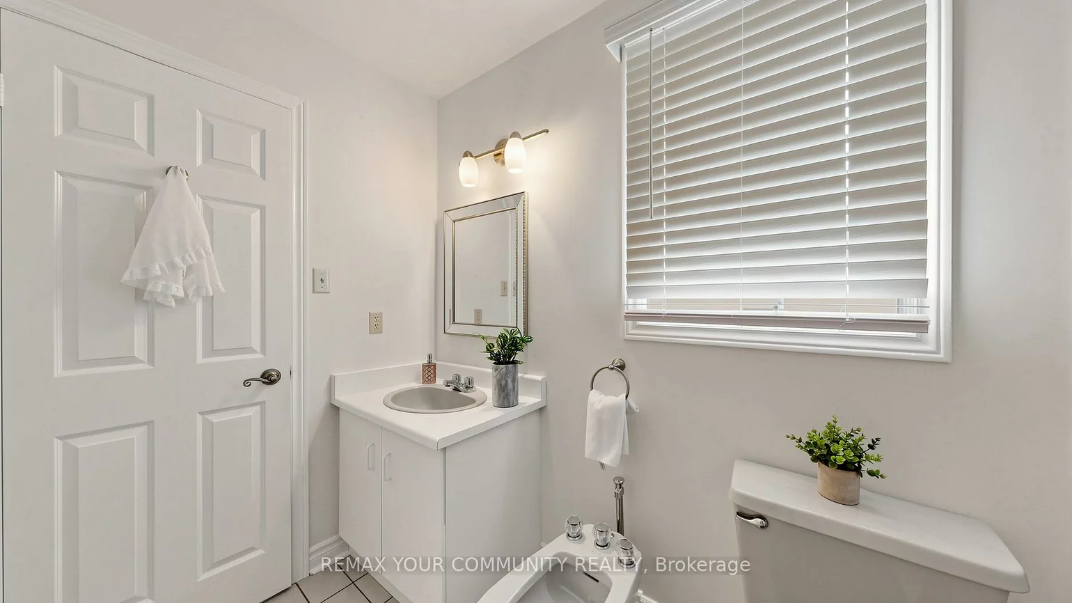 19, Ivano, East Woodbridge, Vaughan