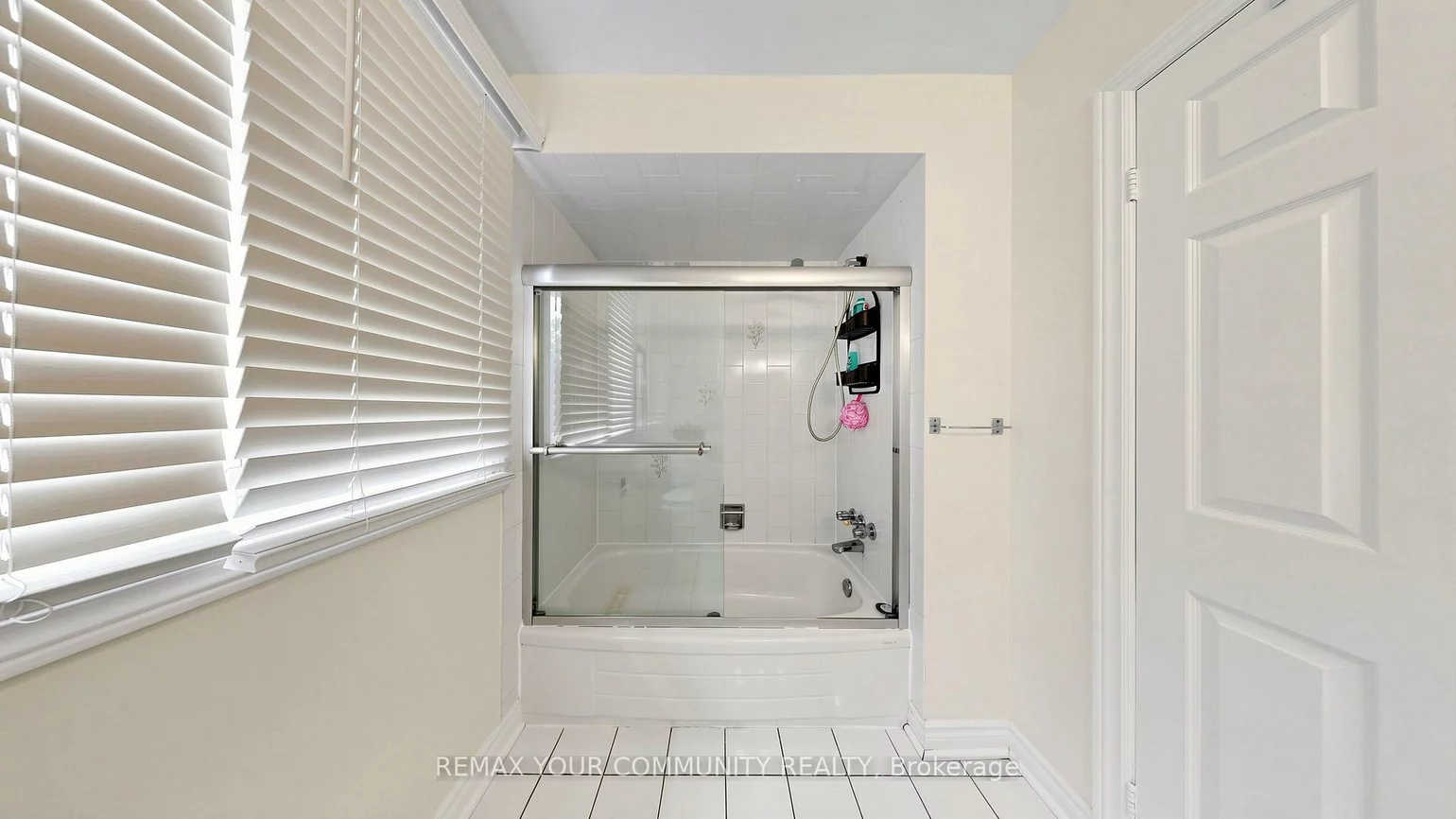 19, Ivano, East Woodbridge, Vaughan