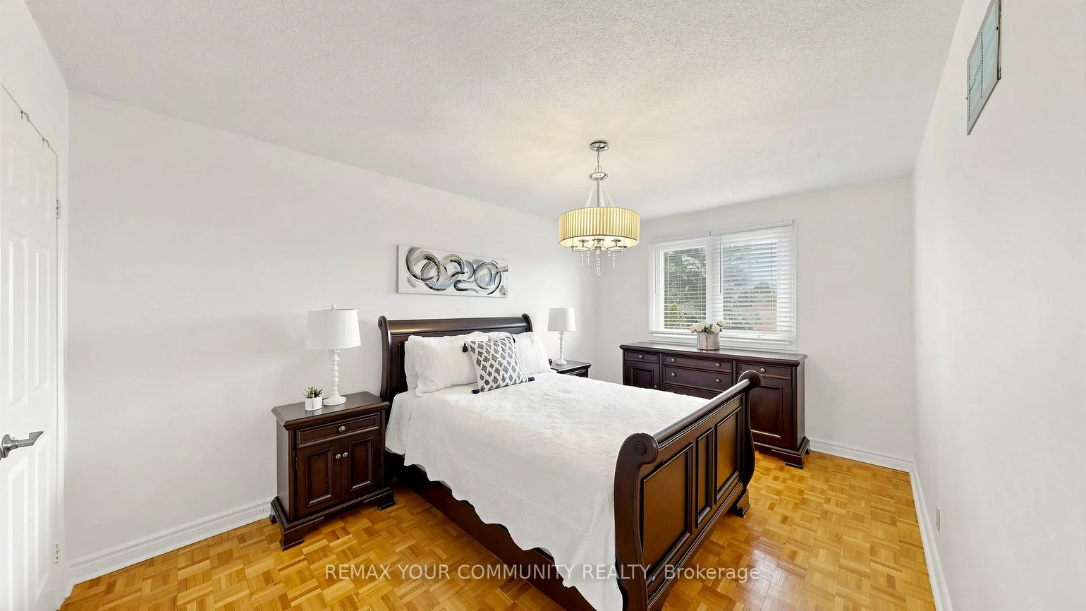 19, Ivano, East Woodbridge, Vaughan