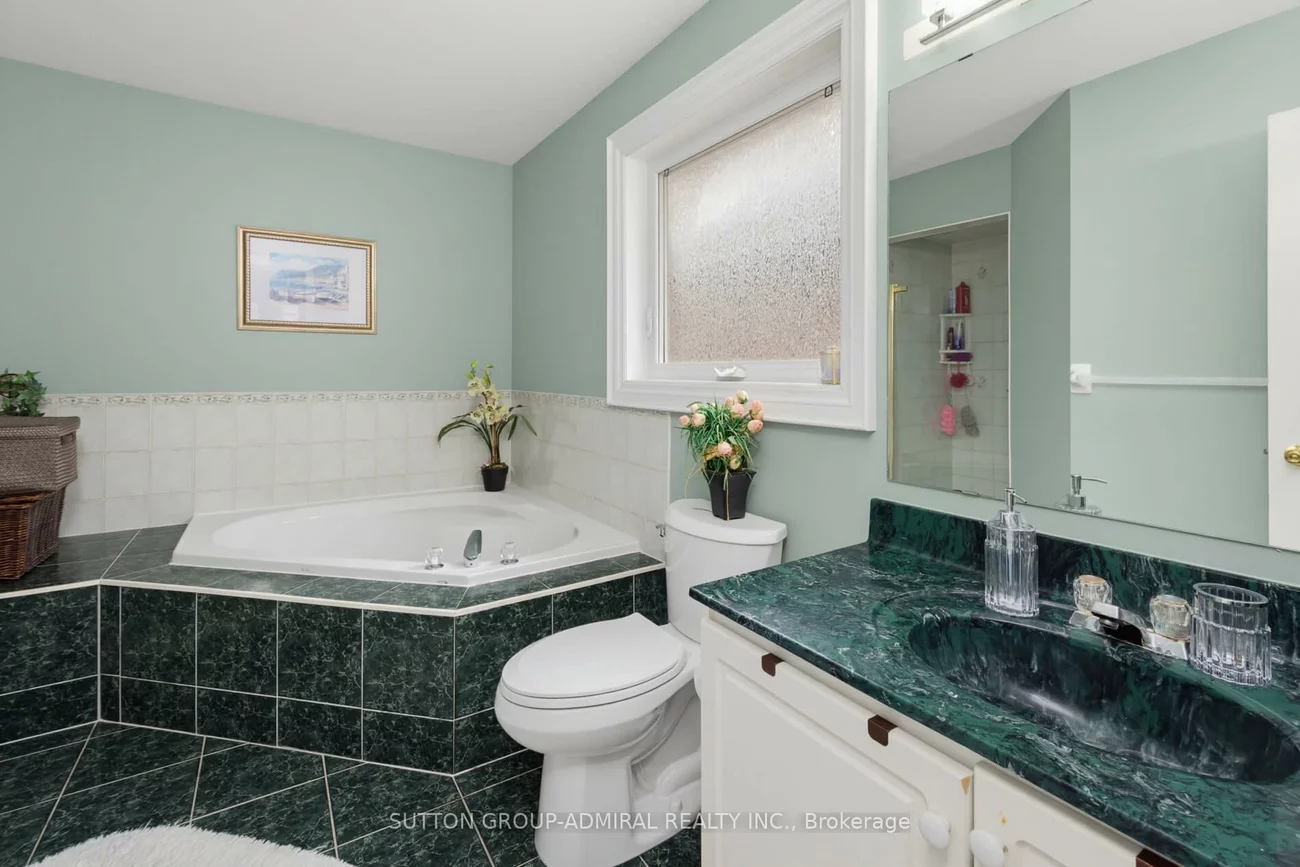 27, Pine Hollow, Maple, Vaughan
