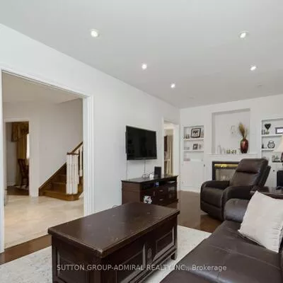 27, Pine Hollow, Maple, Vaughan