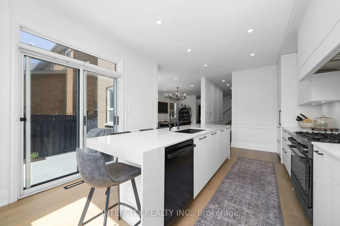 105, Via Carmine, Sonoma Heights, Vaughan