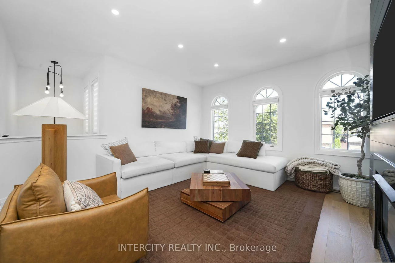 105, Via Carmine, Sonoma Heights, Vaughan