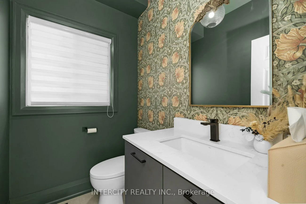 105, Via Carmine, Sonoma Heights, Vaughan