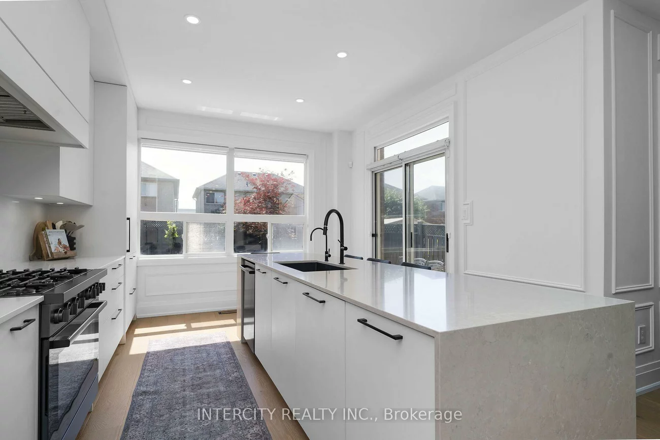 105, Via Carmine, Sonoma Heights, Vaughan