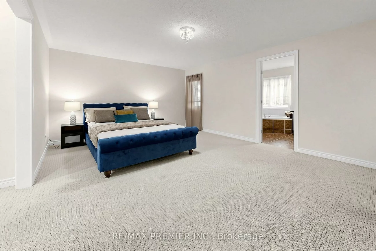 5, Hatton Garden, Vellore Village, Vaughan