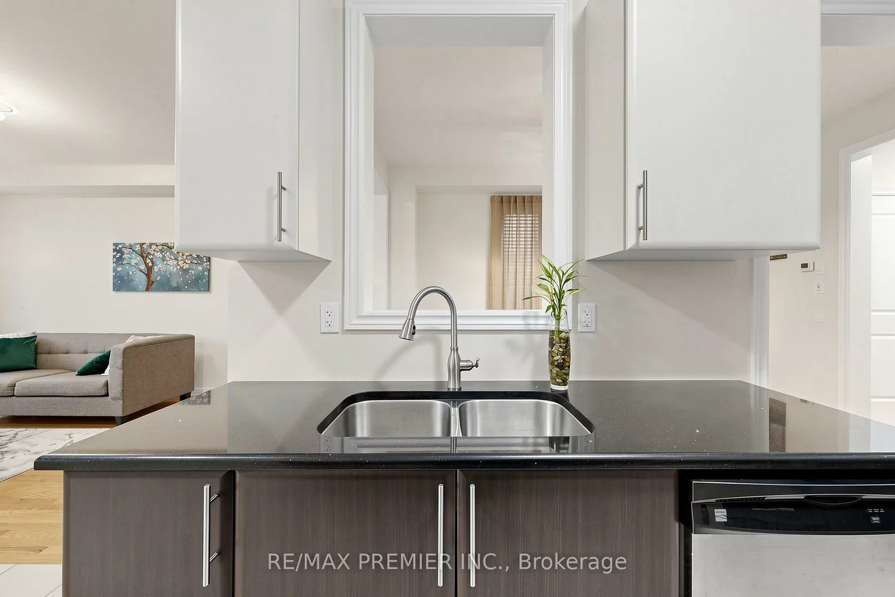 5, Hatton Garden, Vellore Village, Vaughan