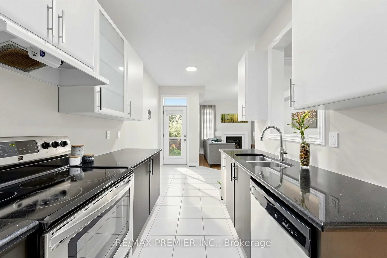 5, Hatton Garden, Vellore Village, Vaughan