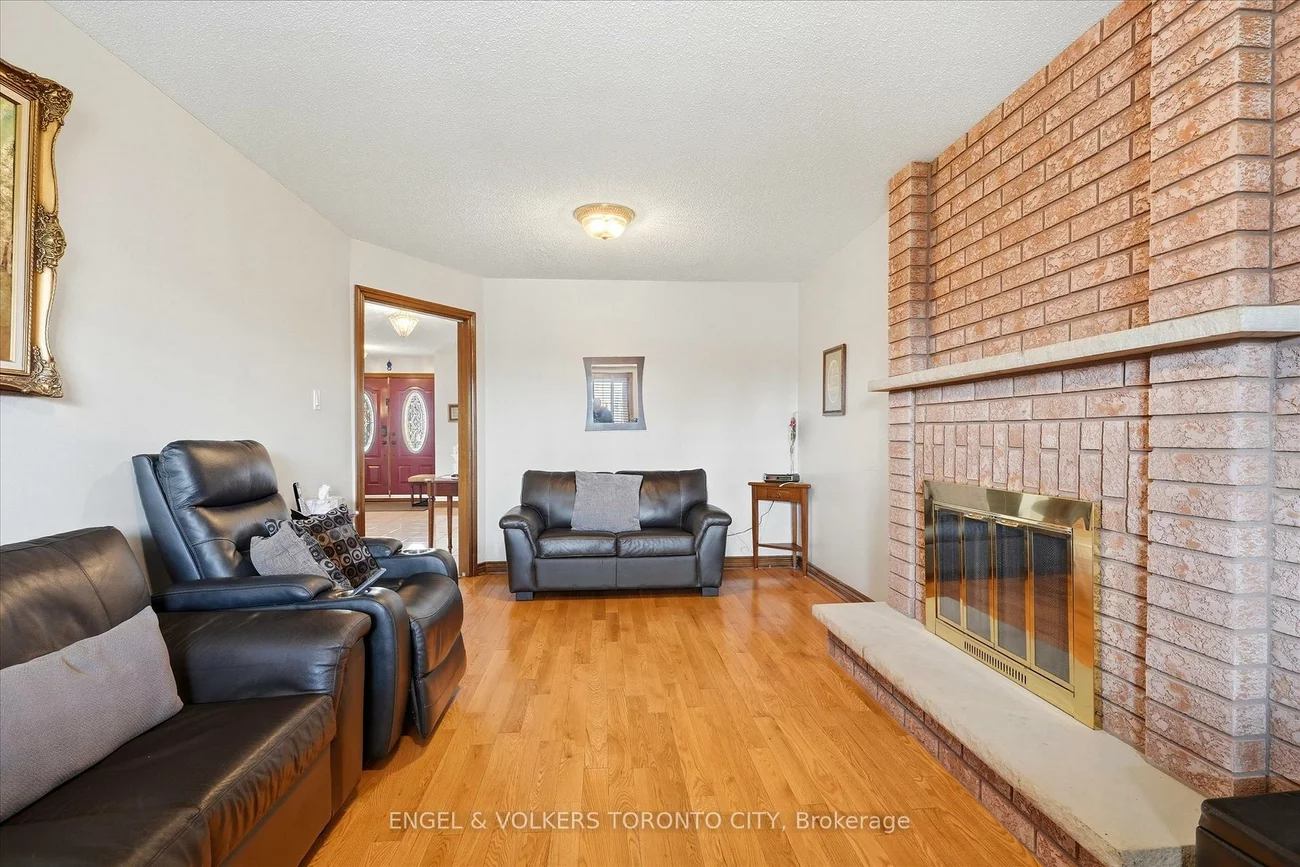 90, Gardner, Maple, Vaughan
