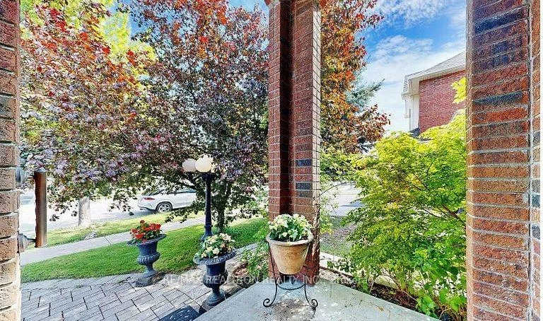 215, Drummond, Maple, Vaughan
