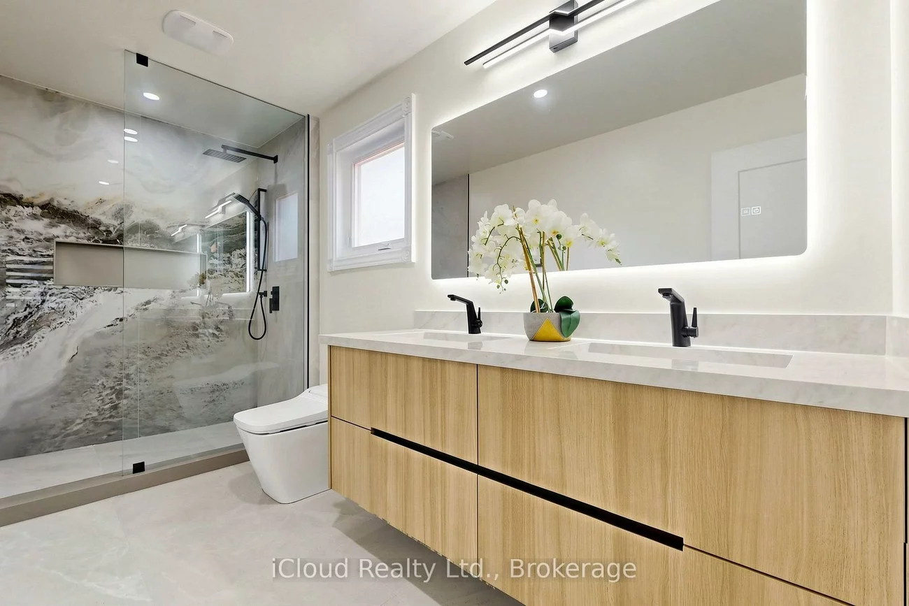 15, San Marko, East Woodbridge, Vaughan