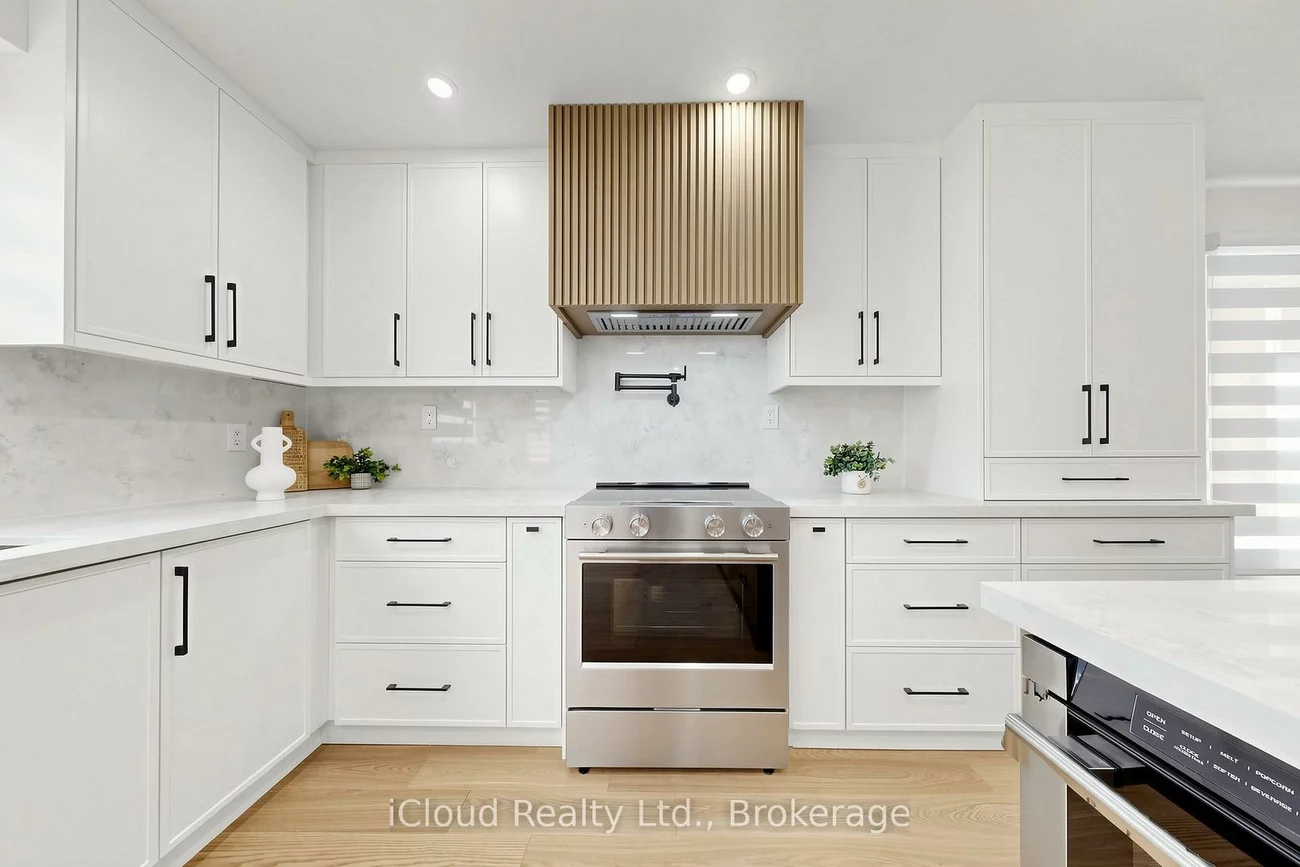 15, San Marko, East Woodbridge, Vaughan