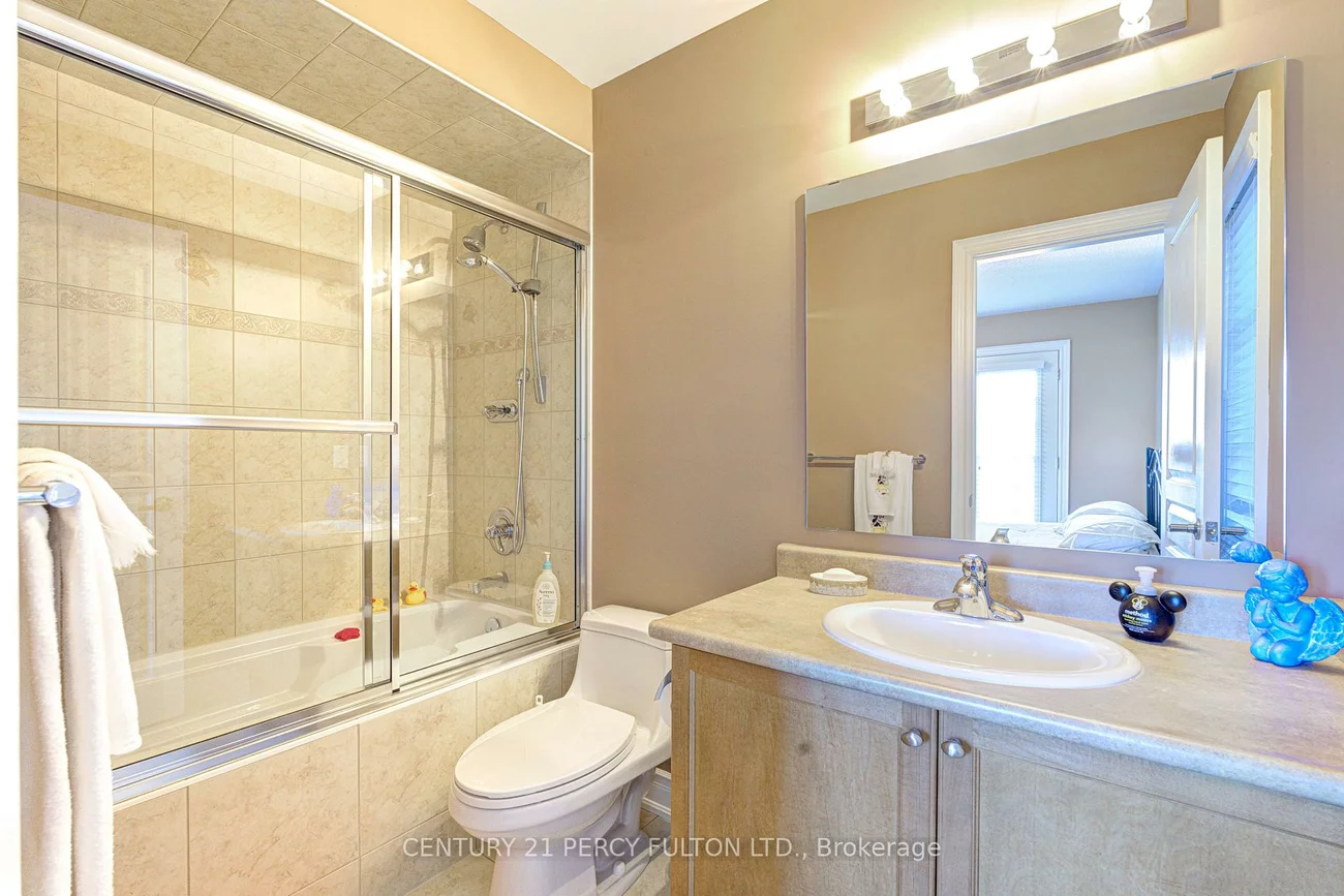 80, Saint James, Vellore Village, Vaughan