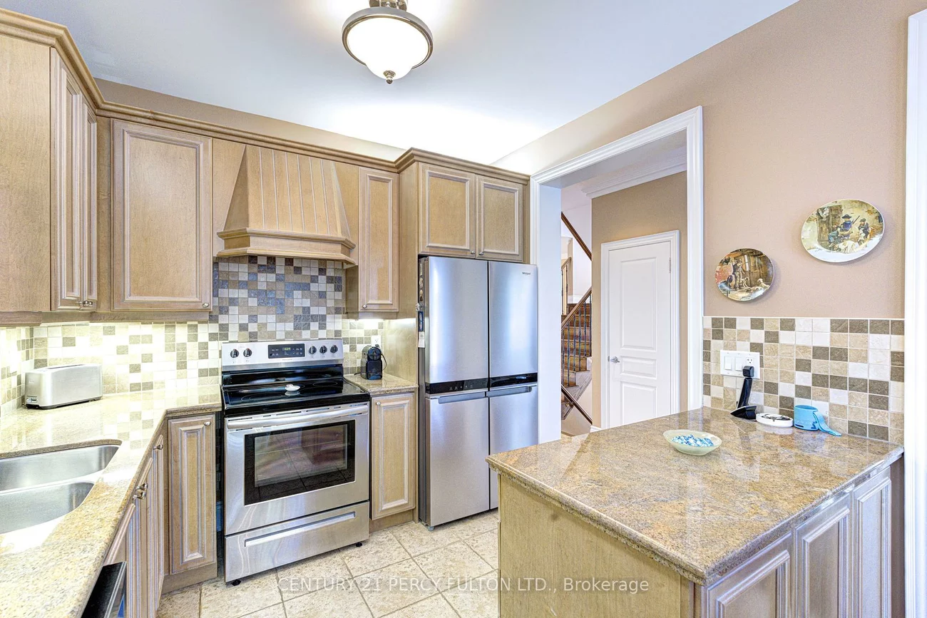 80, Saint James, Vellore Village, Vaughan