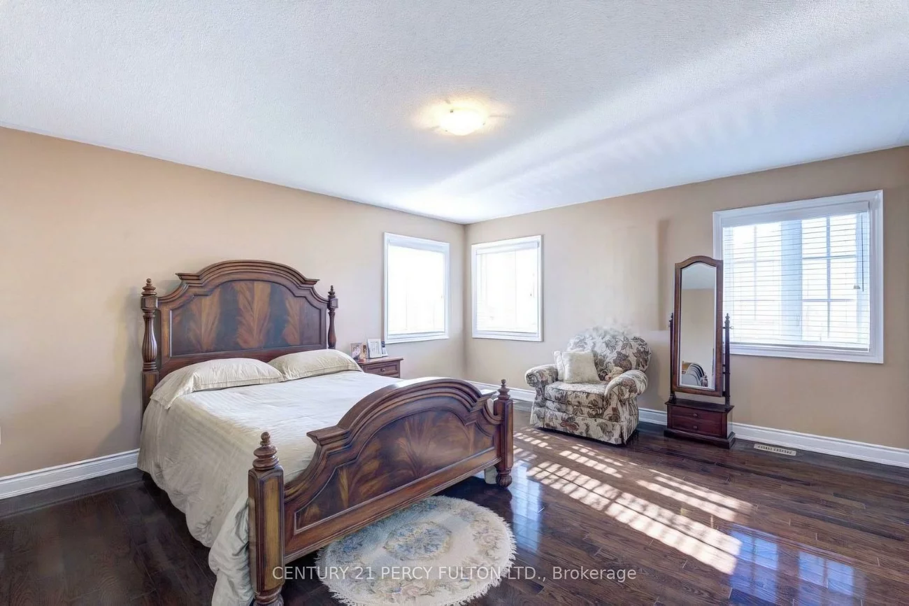 80, Saint James, Vellore Village, Vaughan