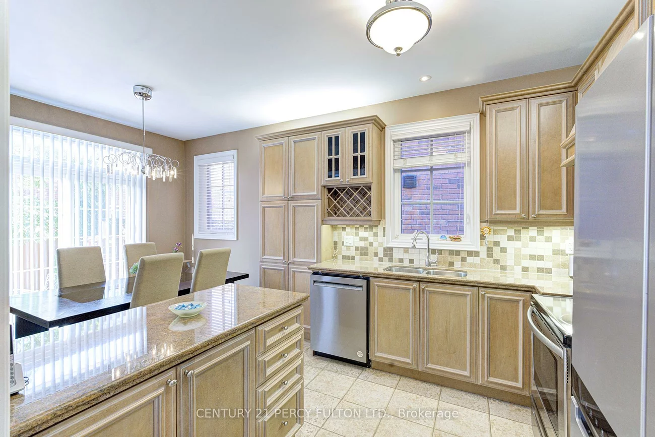 80, Saint James, Vellore Village, Vaughan