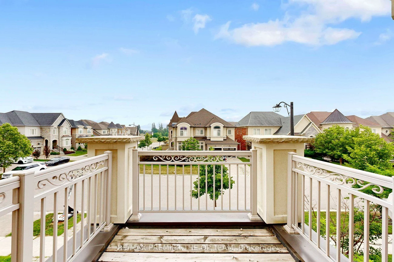 60, Chesney, Kleinburg, Vaughan