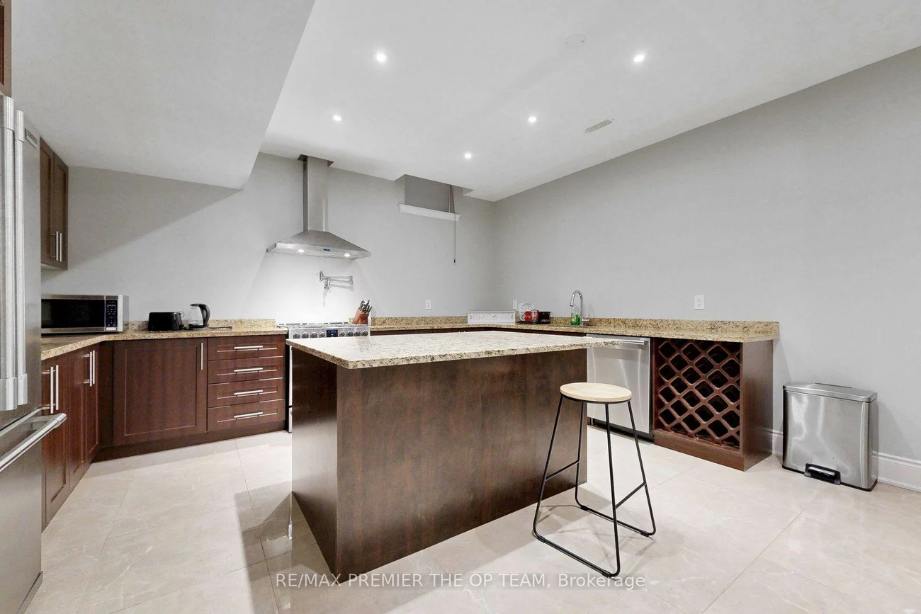 60, Chesney, Kleinburg, Vaughan