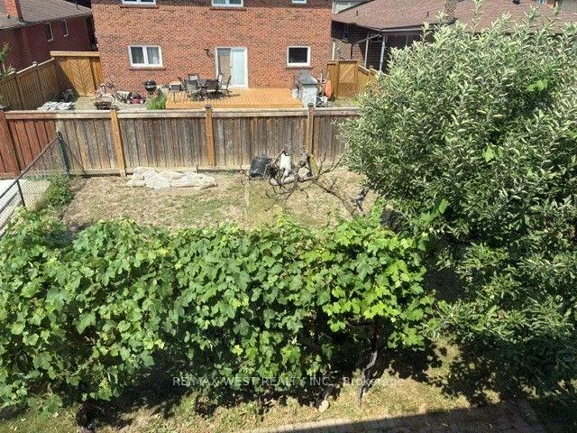 98, Jeanne, East Woodbridge, Vaughan