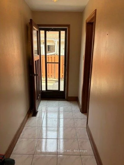 98, Jeanne, East Woodbridge, Vaughan